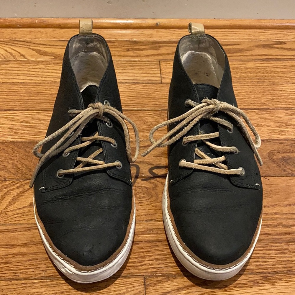 UGG Sneakers
